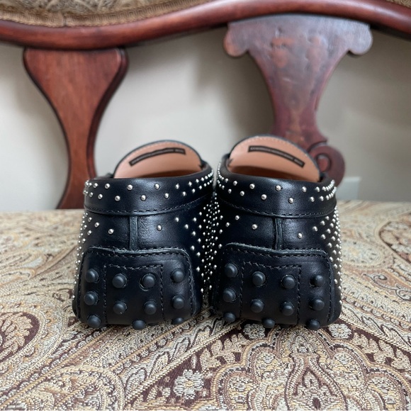 Tod’s Gommino Micro Borche Black Leather Silver Stud Driving Shoes Size 6.5 COA - Picture 5 of 10